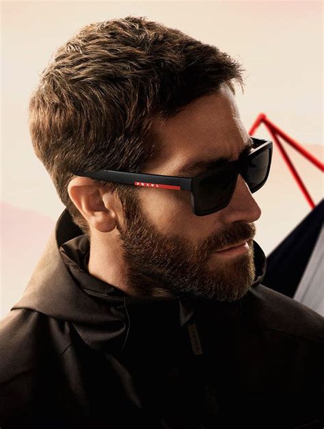 prada line rossa men.